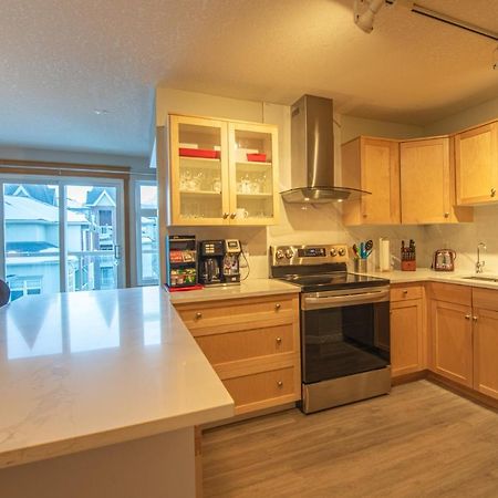 Mountain View 2 Bedroom Condo - Wt Top Floor-401 Canmore Bagian luar foto