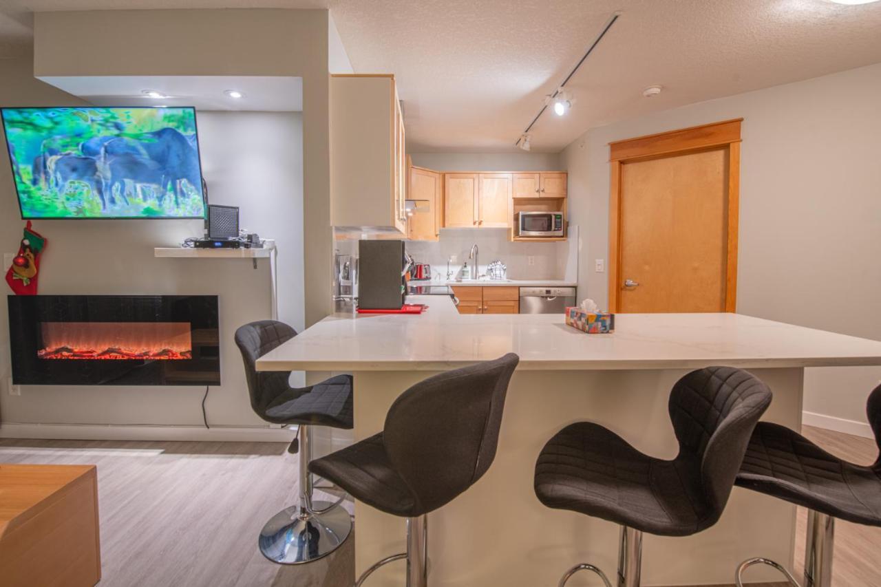 Mountain View 2 Bedroom Condo - Wt Top Floor-401 Canmore Bagian luar foto