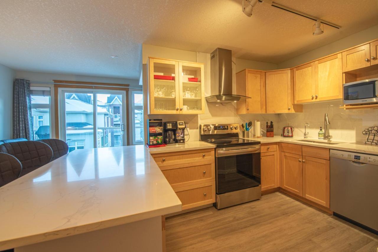 Mountain View 2 Bedroom Condo - Wt Top Floor-401 Canmore Bagian luar foto