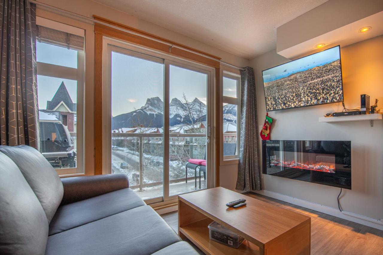 Mountain View 2 Bedroom Condo - Wt Top Floor-401 Canmore Bagian luar foto